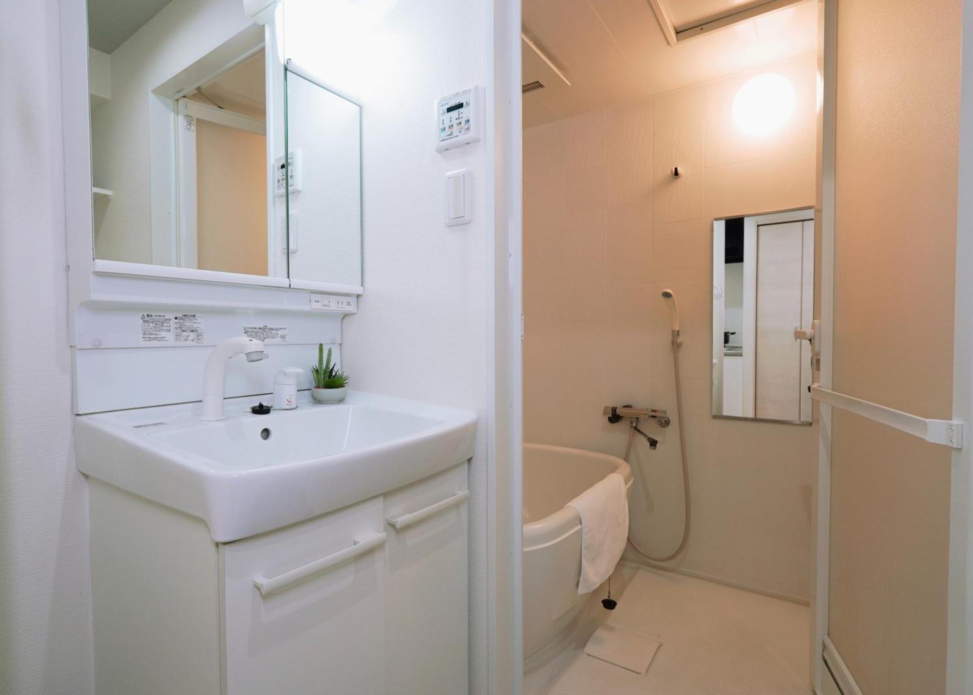 Dotonbori Royal II Apartment Osaka Exterior photo